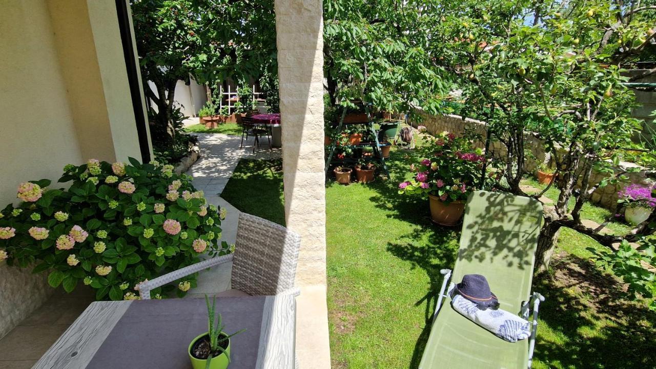 Apartment Pipo Кърк Екстериор снимка