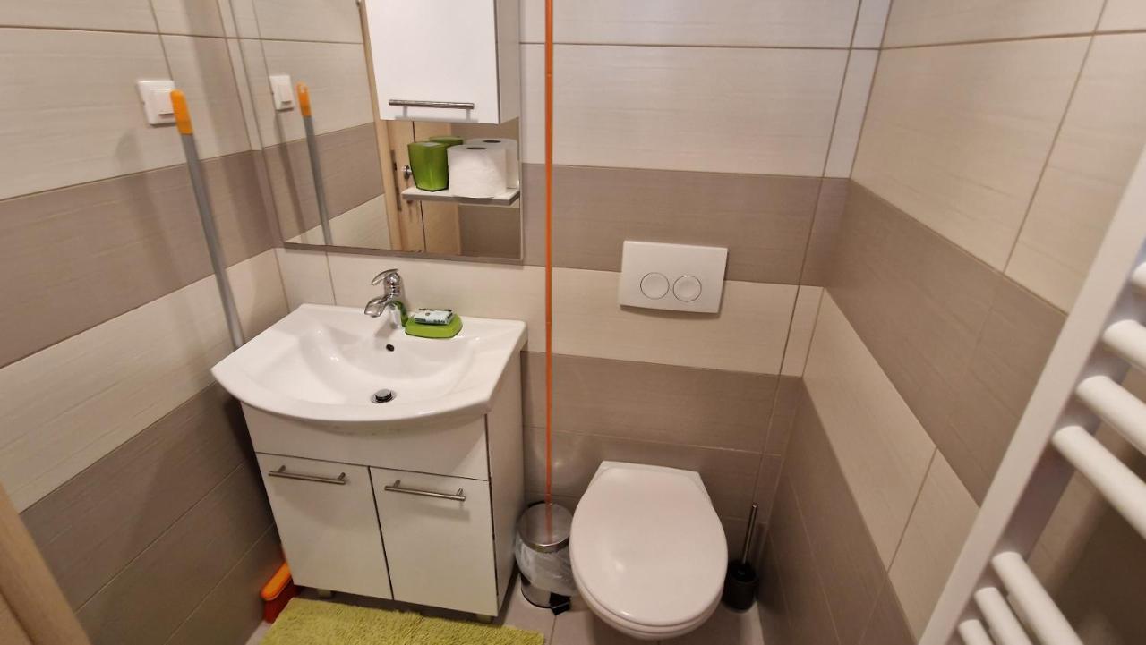 Apartment Pipo Кърк Екстериор снимка