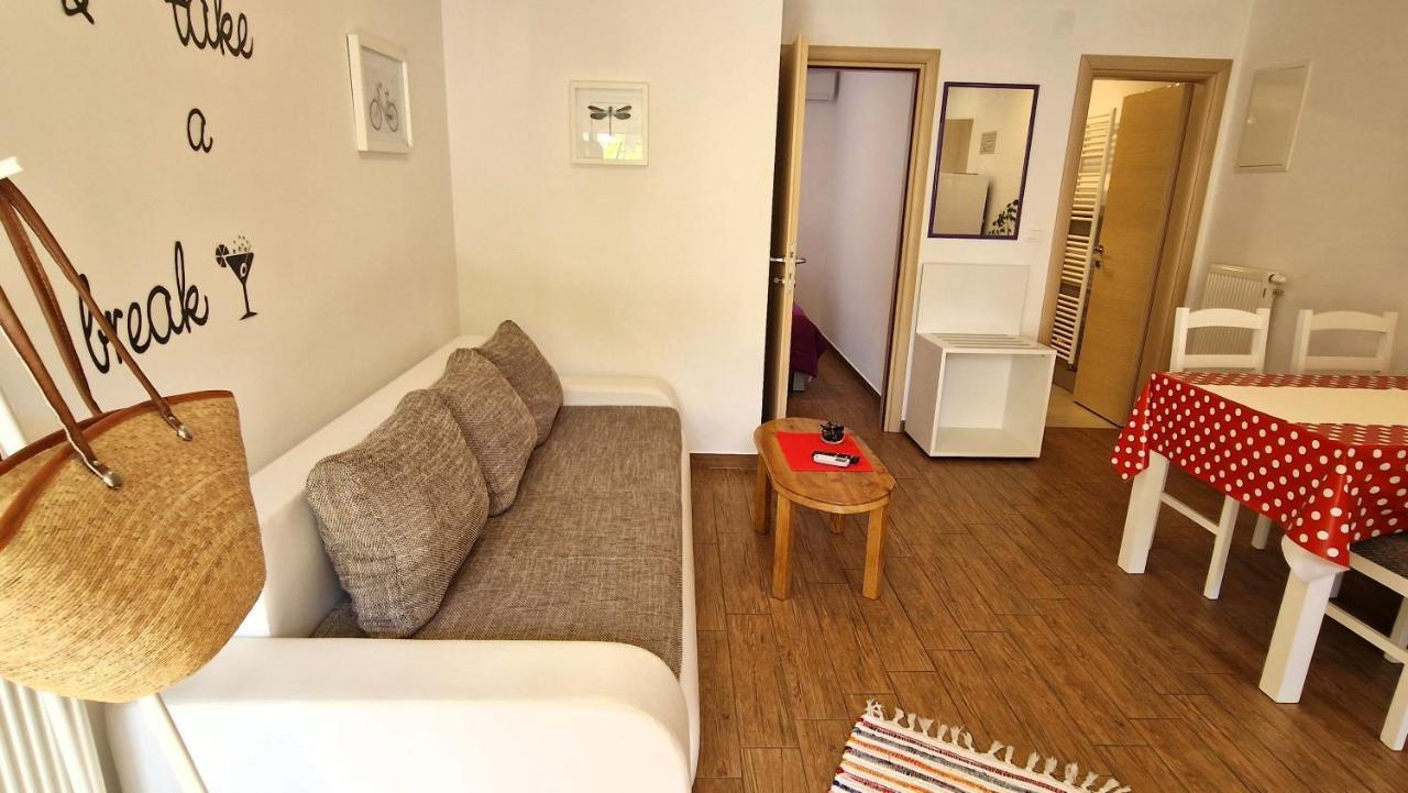 Apartment Pipo Кърк Екстериор снимка