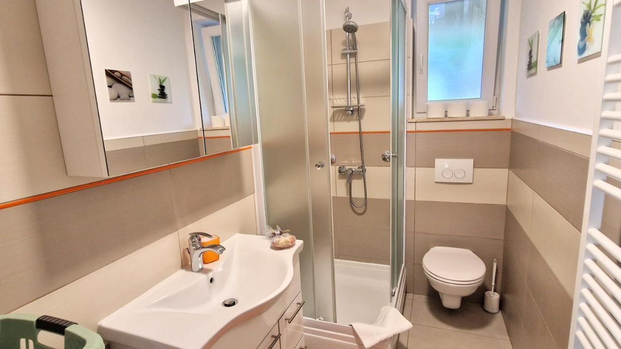 Apartment Pipo Кърк Екстериор снимка